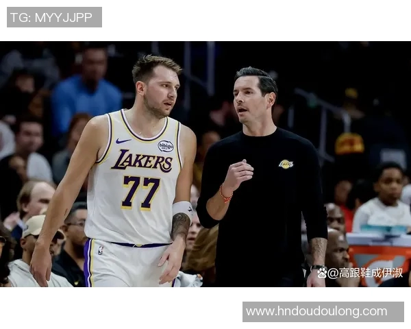 詹姆斯：老雷，三连败了，你怎么说？雷迪克：太阳打得并不完美！